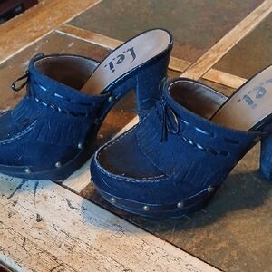 LEI Clogs, Black Size 6